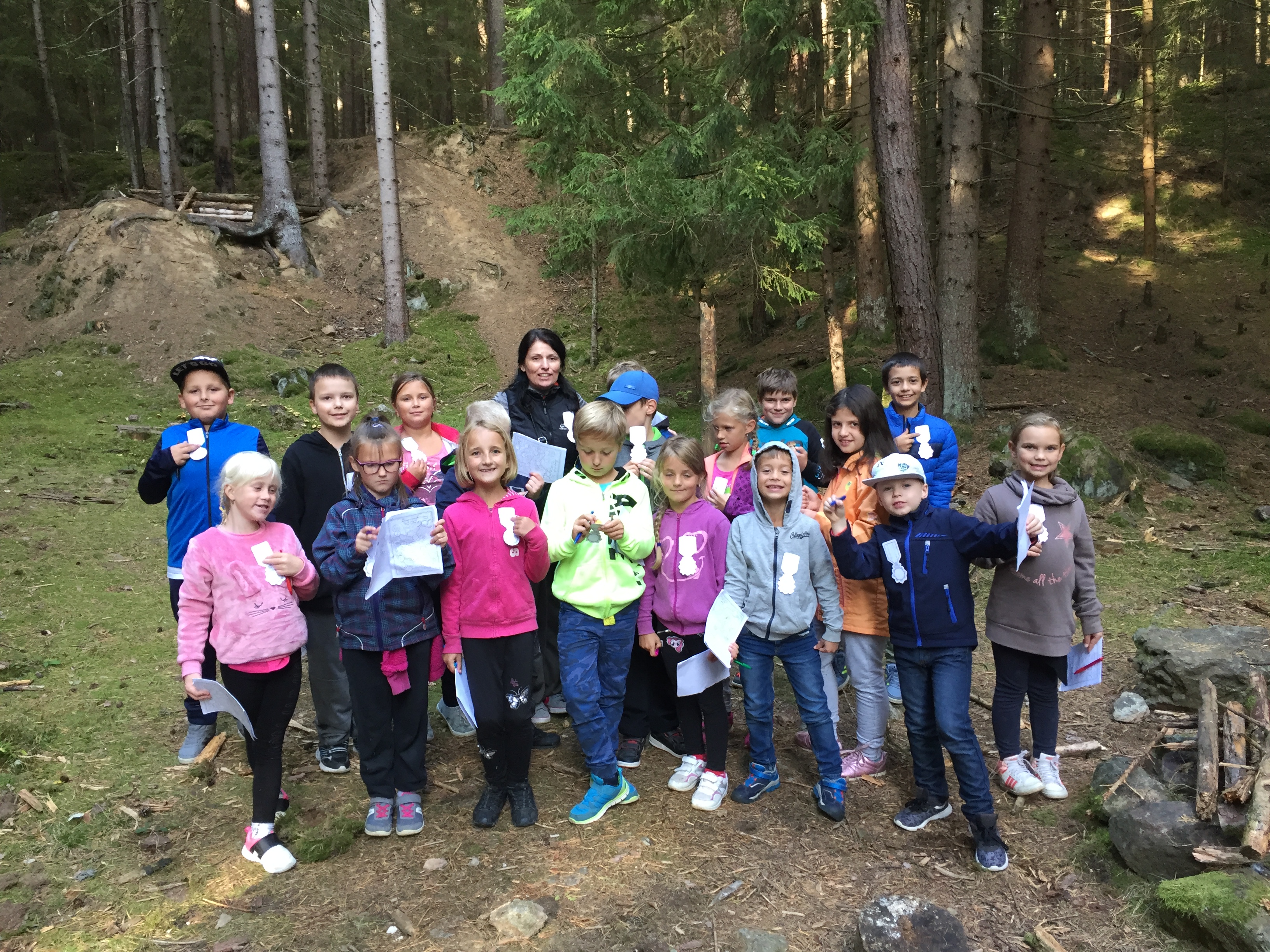 děti v lese
